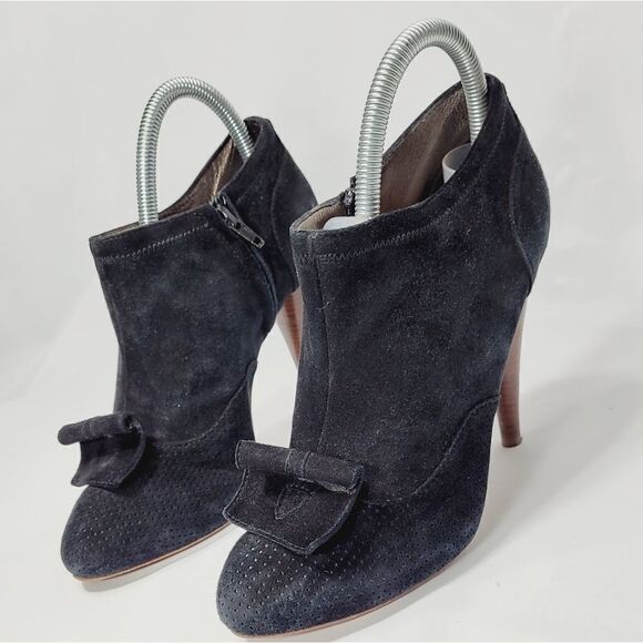 7 For All Mankind - Picture 2 of 16